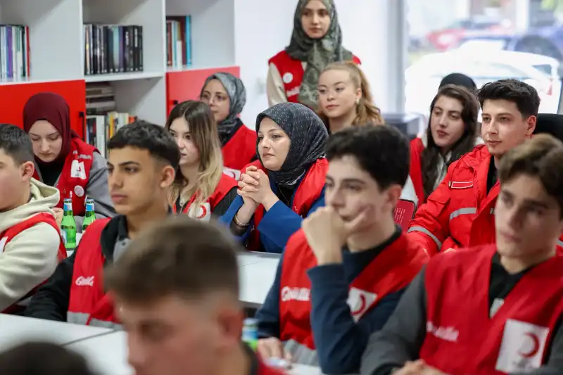 Vali Baydaş’tan Kızılay'a Destek