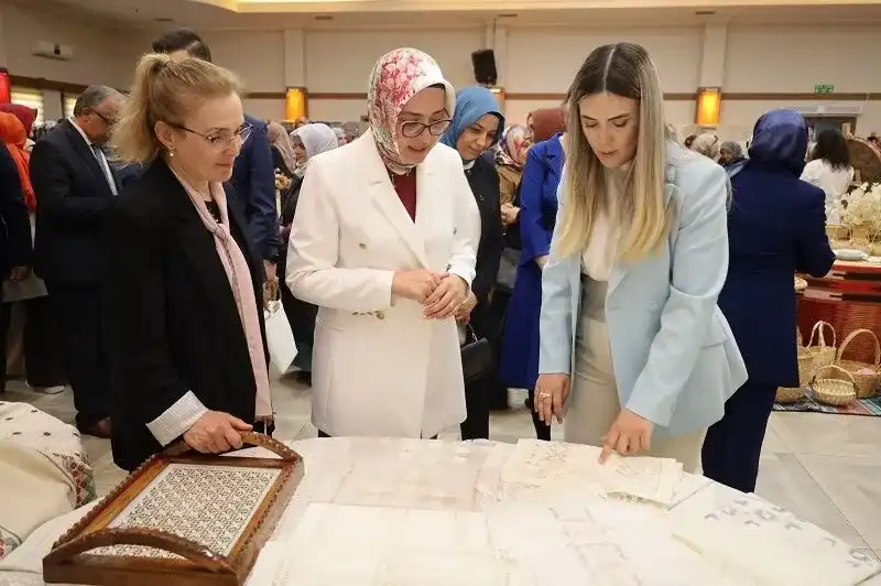 Çayeli’nde Yıl Sonu Sergisi ve Kermesi İlgi Topladı
