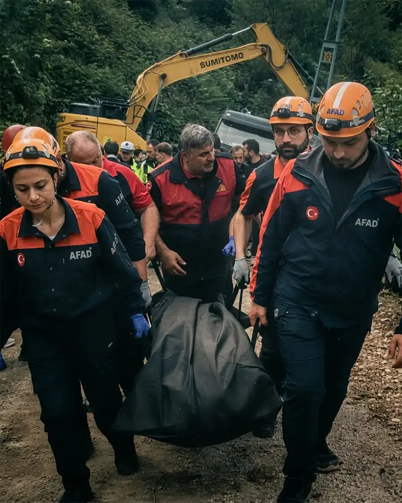 Rize’de Feci Kaza: Kamyon Şoförü Hayatını Kaybetti