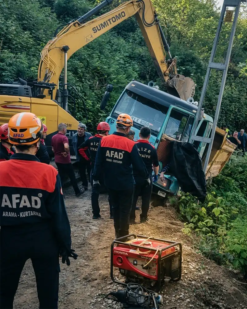 Rize’de Feci Kaza: Kamyon Şoförü Hayatını Kaybetti