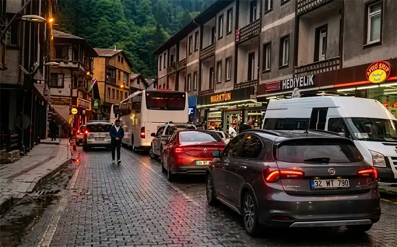 Kurban Bayramında Çamlıhemşin Trafiği Kilitlendi