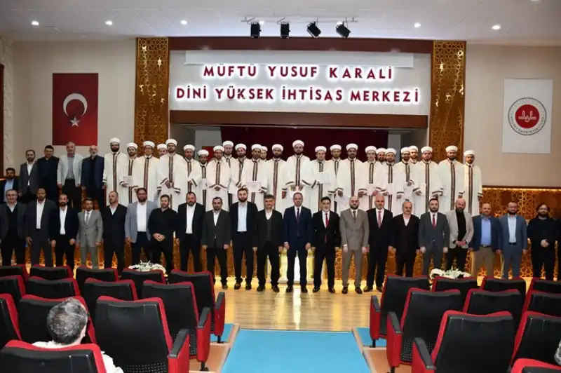 Diyanet Akademisi Rize’de 15. Dönem Mezunlarını Uğurladı
