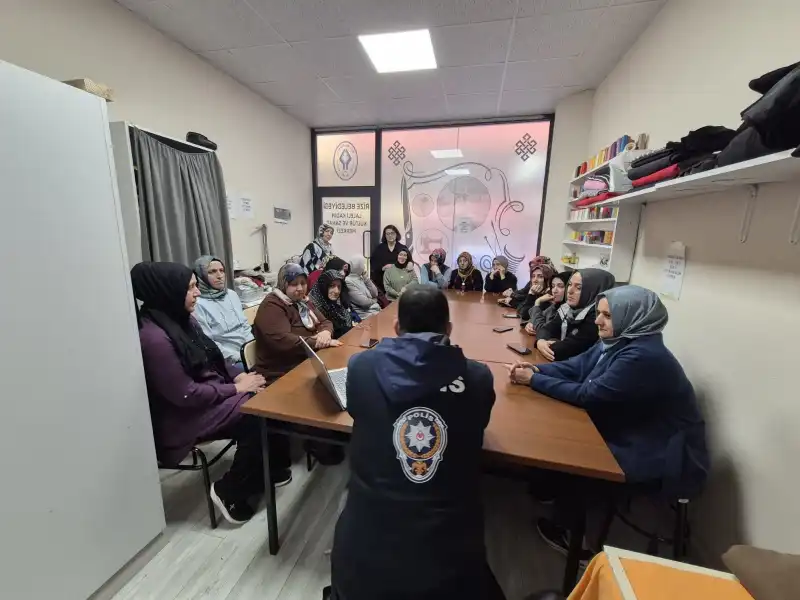 Rize’de Kadın Kursiyerlere Siber Güvenlik Eğitimi Verildi