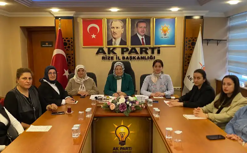 AK Parti Rize İl Kadın Kolları Toplandı