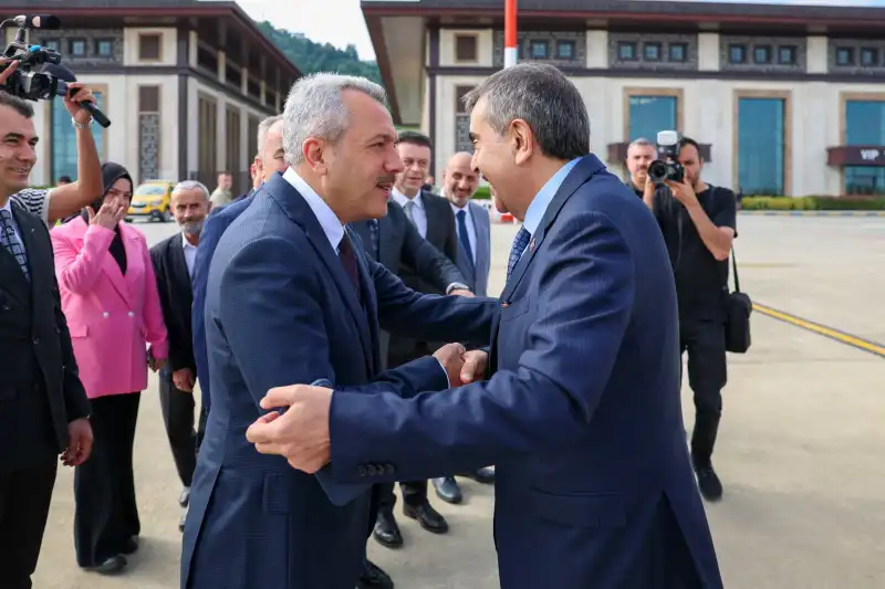 Bakan Tekin Rize’de