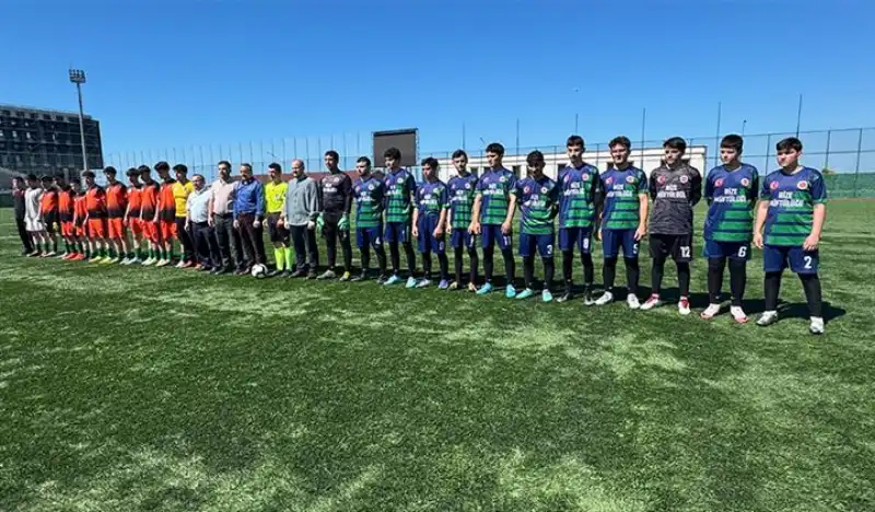 Rize’de Kuran Kursları Arası Futbol Turnuvası Başladı