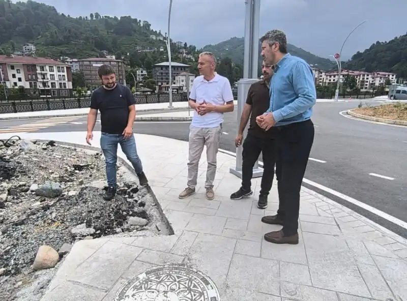 Güneysu Merkez Mahallesi Kavşak Düzenleme Çalışmaları