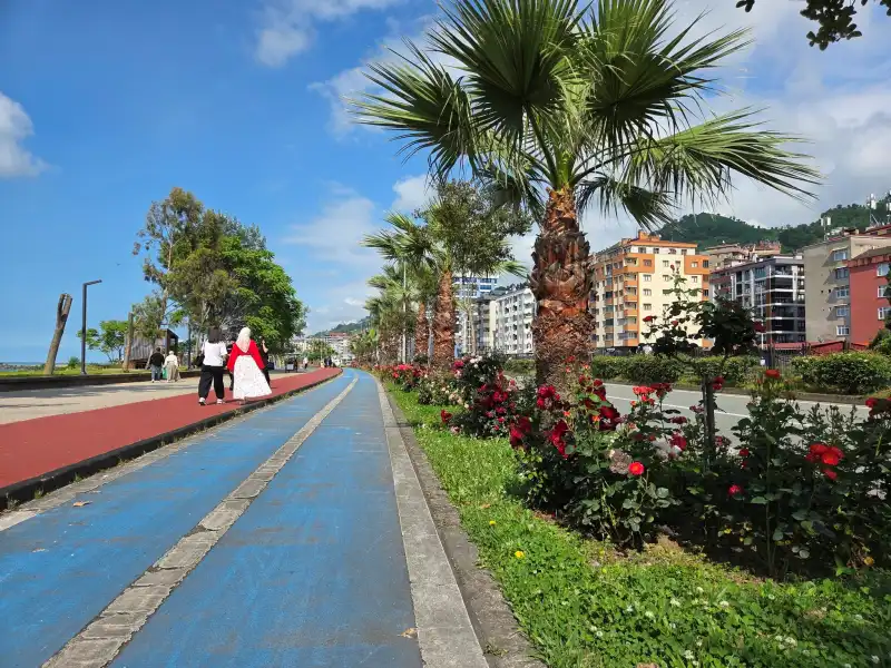 Rize Sahilinde Baharın Renkleri