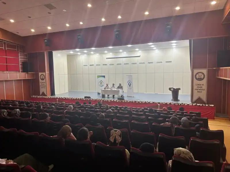 Rize'de “İnsanın Pusulası” Paneli Düzenlendi