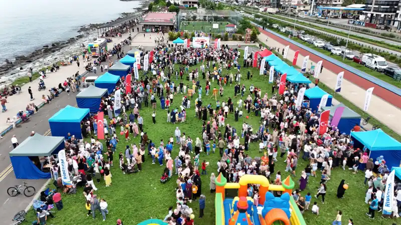 Rize’de Karne Coşkusu Sahile Taştı
