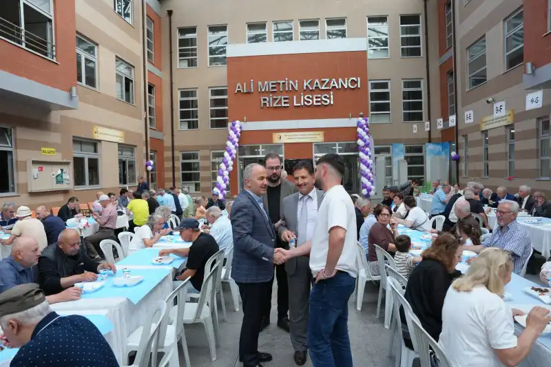 Rize Lisesi Mezunları Geleneksel Pilav Gününde Buluştu