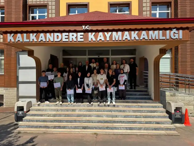 Kalkandere’de Başarılı Öğrenciler Ödüllendirildi