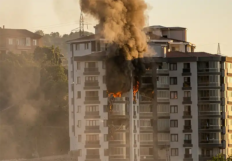 Rize’de Site Sakinlerini Korkutan Yangın