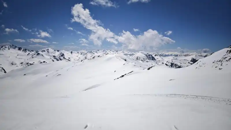 İkizdere Ovit Dağında Haziranda Kayak Keyfi