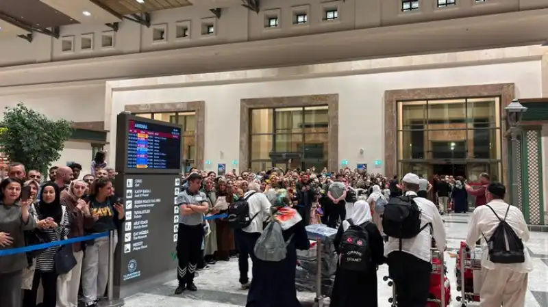 Rizeli Hacılar Dualarla Karşılandı