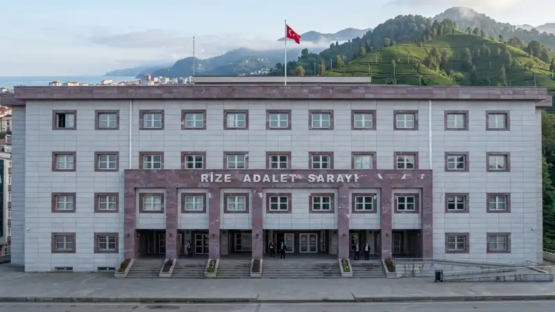 Rize'de 14 Hakim ve Savcı Terfi Aldı