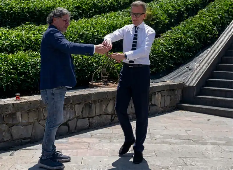 Belçika Büyükelçisi Rize'de Çay Tepsisi Sınavını Geçti