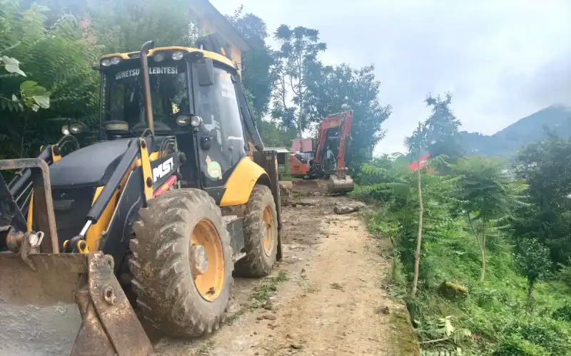 Güneysu’da Mahalle Mahalle Yol Seferberliği