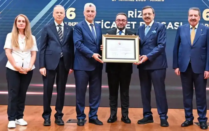 Rize Ticaret Borsası'na 6 Yıldızlı Akreditasyon Belgesi