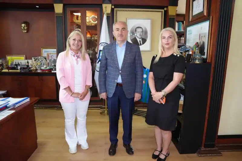 Beykoz Rizeliler Derneği'nden Başkan Rahmi Metin'e Ziyaret