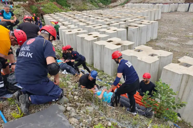 Rize’de UMKE Personeline Medikal Kurtarma Eğitimi