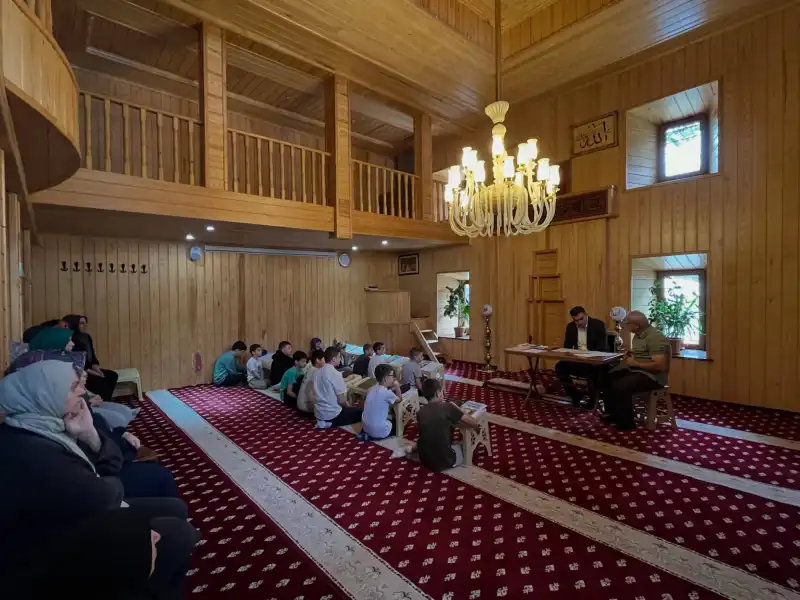 İkizdere Kaymakamı Yaylacı'dan Yaz Kur'an Kursu'na Moral Ziyareti