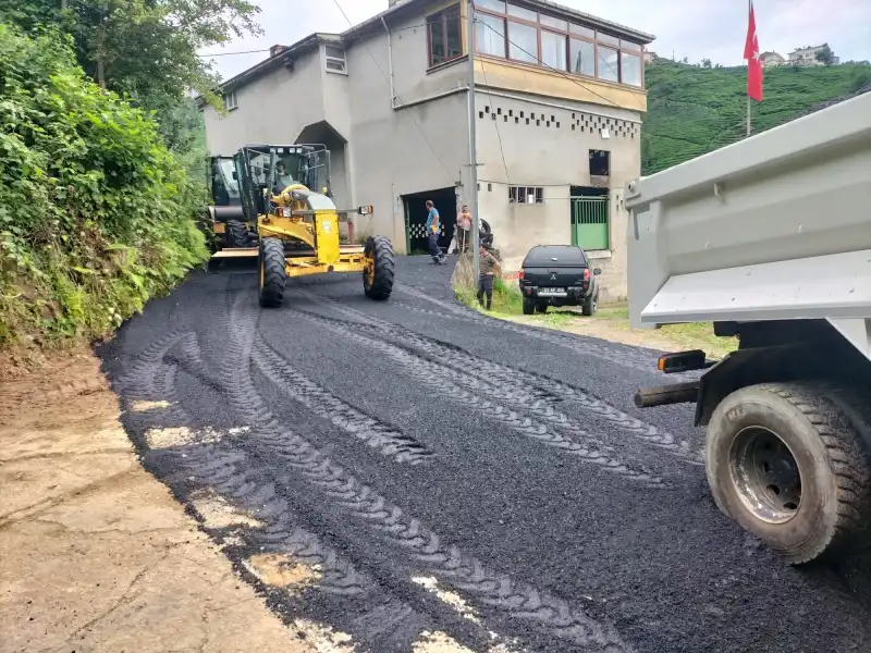 Güneysu’da Mahalle Mahalle Yol Seferberliği