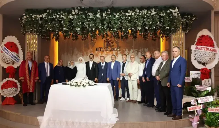 Rize’de Protokolün Katıldığı Görkemli Nikâh Töreni