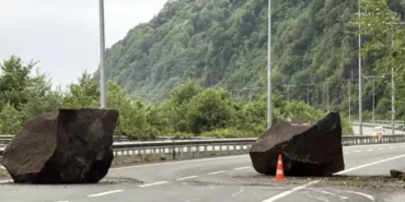 Rize'de Sağanak Kaya Düşmesine Neden Oldu
