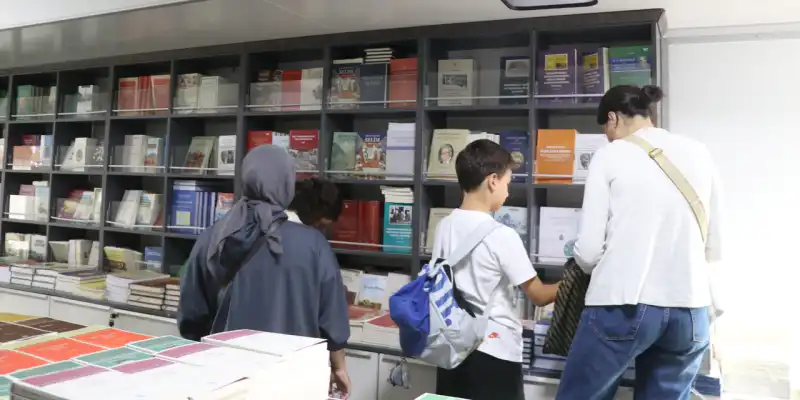 Türk Tarih Kurumu’nun Mobil Kütüphane Tırı Rize’de