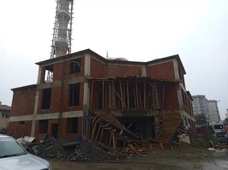 Rize Müftüsünden Fındıklı'daki Ada Camii ve Kur’an Kursu İnşaatına Ziyaret