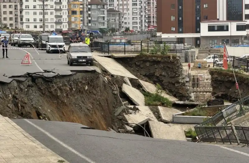 Rize’de Yurt İnşaatında Korkutan Çökme