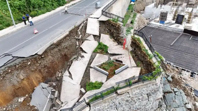 Rize’de Yurt İnşaatında Korkutan Çökme
