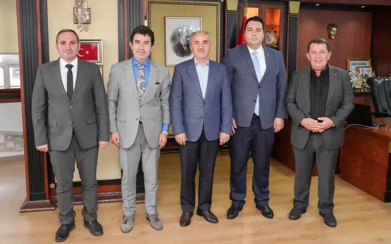 İspir Heyetinden Rize Belediye Başkanı Rahmi Metin’e Ziyaret