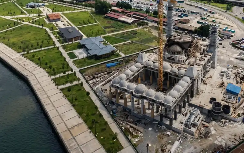 Rize’de Recep Tayyip Erdoğan Camii İnşaatında Çalışmalar Sürüyor