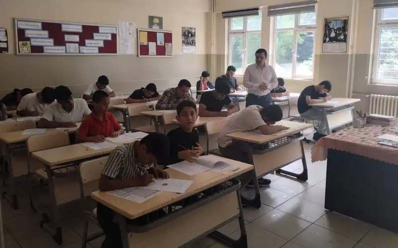 İkizdere’de Hafızlık Öğrencileri İçin Dini Bilgiler, Tecvid ve Meal Sınavı Yapıldı