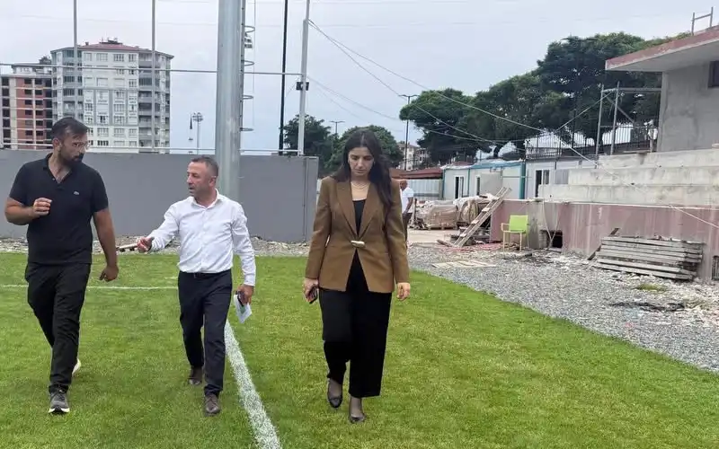 Pazar Futbol Sahası Tribünlerinde Sona Doğru
