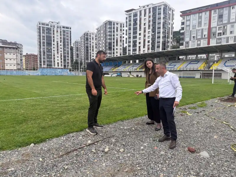 Pazar Futbol Sahası Tribünlerinde Sona Doğru