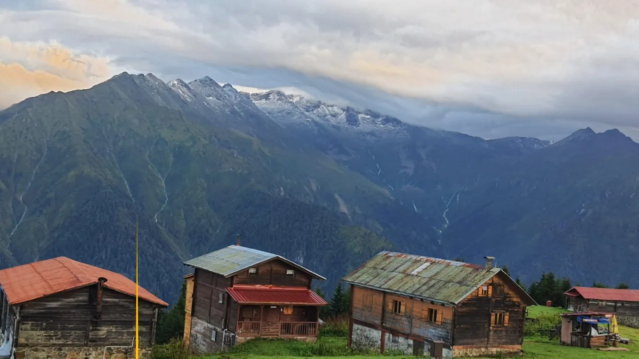 Çamlıhemşin’de Kaçkar Dağları Beyaza Büründü