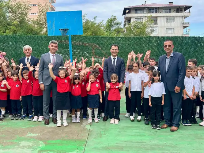 Pazar’da İlköğretim Haftası Coşkusu: Kaymakam İnam Öğrencilerle Buluştu