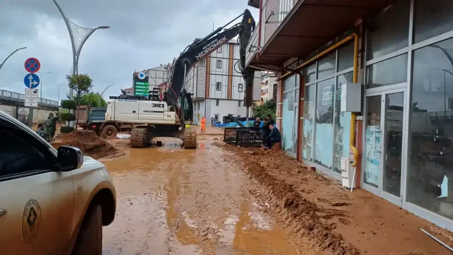 Rize Belediyesi Ekipleri İyidere İçin Sahada
