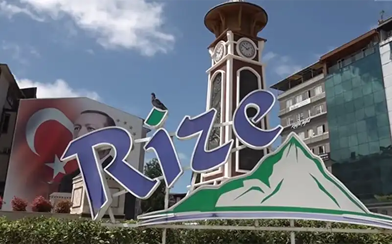 Rize'nin Simgeleri ve Kamu Binaları Kadrajda