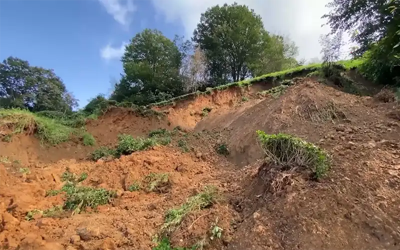 17899613351777838865
