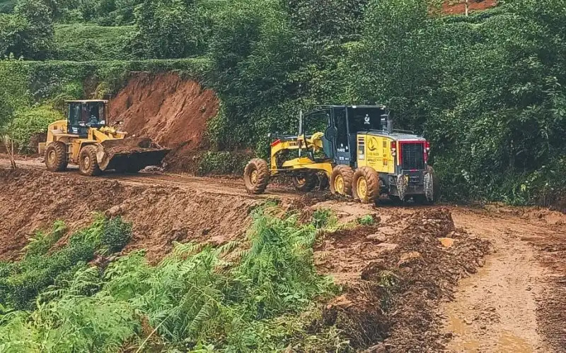 Rize’nin İki İlçesinde Köy Yollarına Bakım ve Onarım