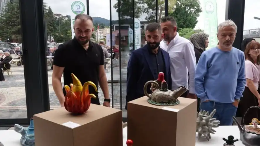 Çayeli’nde “Çılgın Çaydanlıklar” Sergisi Büyük İlgi Gördü