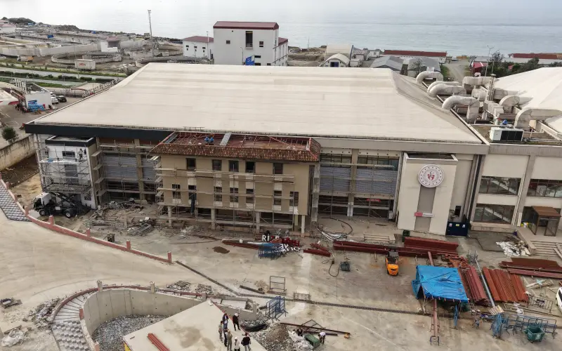 Rize’de Yenişehir Spor Salonu ve Olimpik Havuz Yenileniyor
